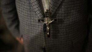 Jesuitas sancionaron a sacerdote por abusos sexuales contra dos mujeres