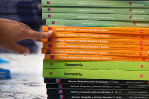 CPLT exige a Subsecretaria de Educación la entrega de textos escolares en formato PDF