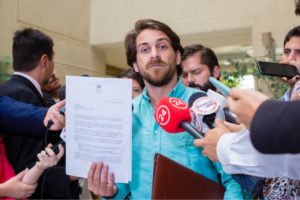 Ofician al Gobierno para pedir resultados de encuestas internas