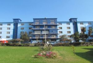 Lactante está en riesgo vital por fracturas en su cabeza: investigan posible maltrato de su padre