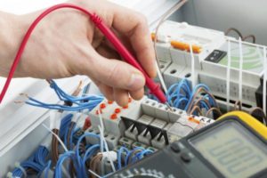 Conoce las 30 carreras cortas mejor pagadas en el país