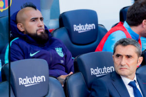 Ernesto Valverde juega al misterio con titularidad de Arturo Vidal en duelo ante Manchester United por Champions