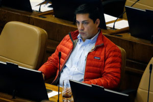 Confusión total: diputado Jorge Durán tuvo que aclarar que no es Eduardo Durán tras recibir mensajes de evangélicos