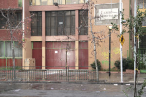 Municipalidad de Santiago se querellará contra identificados por hechos de violencia en liceos