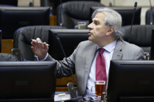 VIDEO | Ataque de sinceridad brutal de Moreira en el Congreso: cuenta a viva voz por qué nunca en la vida será de Fonasa