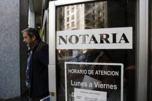 Gobierno da pie atrás y retira decreto que nombró a notario que fue detenido ebrio y se negó a alcoholemia