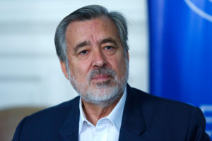 Guillier respaldó a organizaciones por una “Constituyente Paritaria”