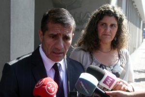 Cámara de seguridad captó a juez Vásquez saliendo con una bolsa desde su oficina