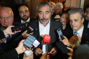 Twitter fue el libro de quejas del FA y la ex NM por Reforma Tributaria: diez post de la oposición contra la DC