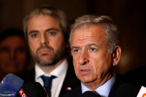 Ministro Larraín celebra apoyo DC a reforma tributaria: 