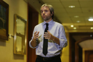 Blumel busca sacar los WhatsApps filtrados de Chadwick de La Moneda: “Ocurrieron cuando no era ministro