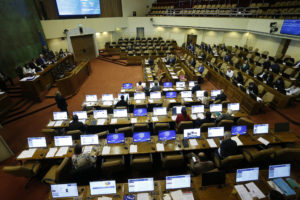 Cuatro de la UDI y mayoría del FA: 40% de diputados confiesa haber consumido drogas alguna vez