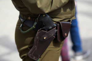 Carabineros extravió 74 armas de fuego fiscales desde sus cuarteles