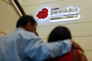Isapres tienen 2 años para bajar planes a afiliados que dejan grupos de riesgo