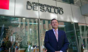 Renunció el superintendente de Salud tras polémica por circular sobre planes de Isapres