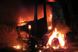 Encapuchados queman dos máquinas agrícolas en fundo de Collipulli