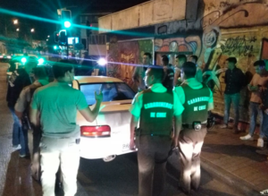 Hombre mata a conserje después de entrar a edificio buscando a su expareja para agredirla