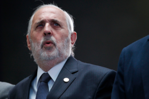 Abbott cita a consejo extraordinario de fiscales luego de denuncia contra Arias