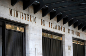 Cancillería confirma regreso al país de chileno condenado en Malasia