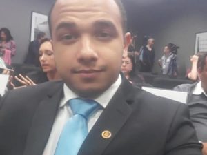 Diputado brasileño de extrema derecha atacó a colega transexual y comunidad LGBTI destapó su homosexualidad