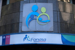 Fonasa estudiará a incorporar a parejas lesbianas en la fertilización in vitro