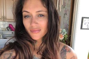 Madre de tatuadora chilena encontrada muerta en Hawaii recibió ayuda para viajar a su funeral
