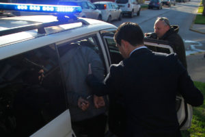 Alumno de 17 años muere apuñalado a la salida de su colegio en La Granja