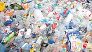 Providencia aprueba ordenanza que prohíbe utensilios de plásticos en el comercio