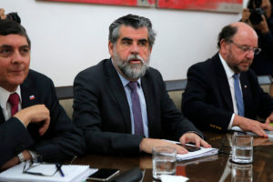 Gobierno respalda a Ubilla tras demanda en su contra por tierras indígenas