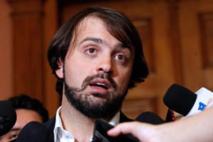 Parlamentarios de RN denunciaron a Jorge Sharp por 