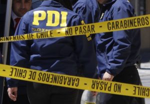 Investigan posible femicidio: mujer murió apuñalada en su casa en San Felipe