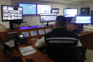 Prohibir la entrada al Metro y zonas comerciales: los usos que buscan darle al sistema de reconocimiento facial en el sector oriente de Santiago