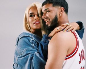 Anuel AA y Karol G sufren millonario robo en su hotel de Vitacura