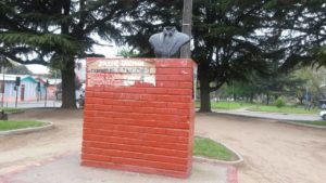 Duró 24 horas: sacaron placa en conmemoración a Jaime Guzmán