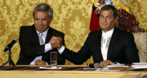 Rafael Correa a Lenín Moreno tras la detención de Assange: 