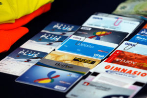 Banca llama a bloquear tarjetas usadas en casilla virtual de Correos de Chile tras clonación