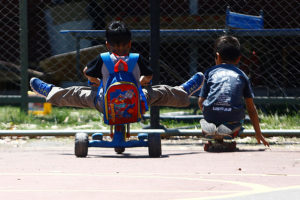 Quilpué y Las Condes harán consulta ciudadana simultánea por toque de queda infantil