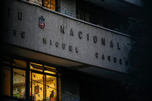 Apoderados del Instituto Nacional se querellarán contra dos alumnos tras nueva suspensión de clases