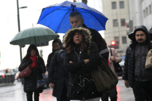 Enel activó plan preventivo en la Región Metropolitana ante pronóstico de lluvia