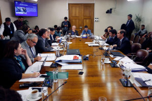 Comisión aprueba indagar delitos sexuales contra menores desde 1990 en adelante