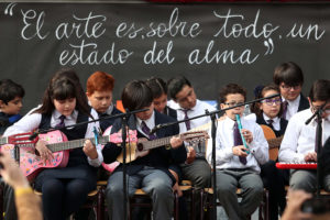 Terceros y cuartos medios sumarán clases de danza y teatro