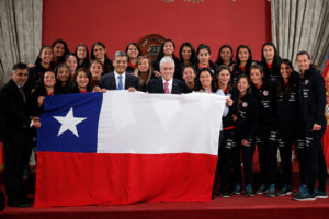 Piñera despide a Selección Femenina que parte al Mundial de Francia