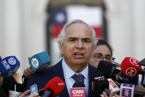 Gobierno respalda revisión de mochilas tras baleo en colegio de Puerto Montt