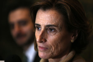 Marcela Cubillos emplaza al rector del Instituto Nacional a expulsar a alumnos encapuchados