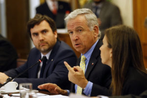 Hacienda: Economía mejorará el segundo semestre y Chile crecerá más que el mundo