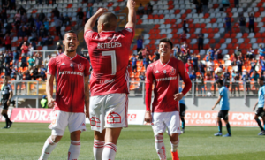 Tras nueve partidos sin triunfos, la U despejó los fantasmas y goleó a Iquique