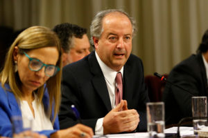 Posnatal parental: solo 224 de 95.000 hombres con derecho han usado beneficio