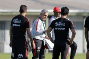 “Cristobal Piñera está en la nómina...”: principales rostros de prensa deportiva cuestionan y hasta se burlan de Reinaldo Rueda