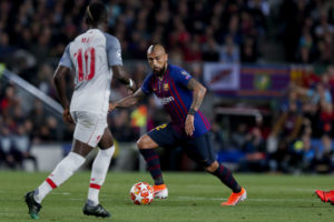 ¿Messi, Suárez? Treinta reacciones de los hinchas de Barcelona donde no pueden creen todo lo que juega Arturo Vidal