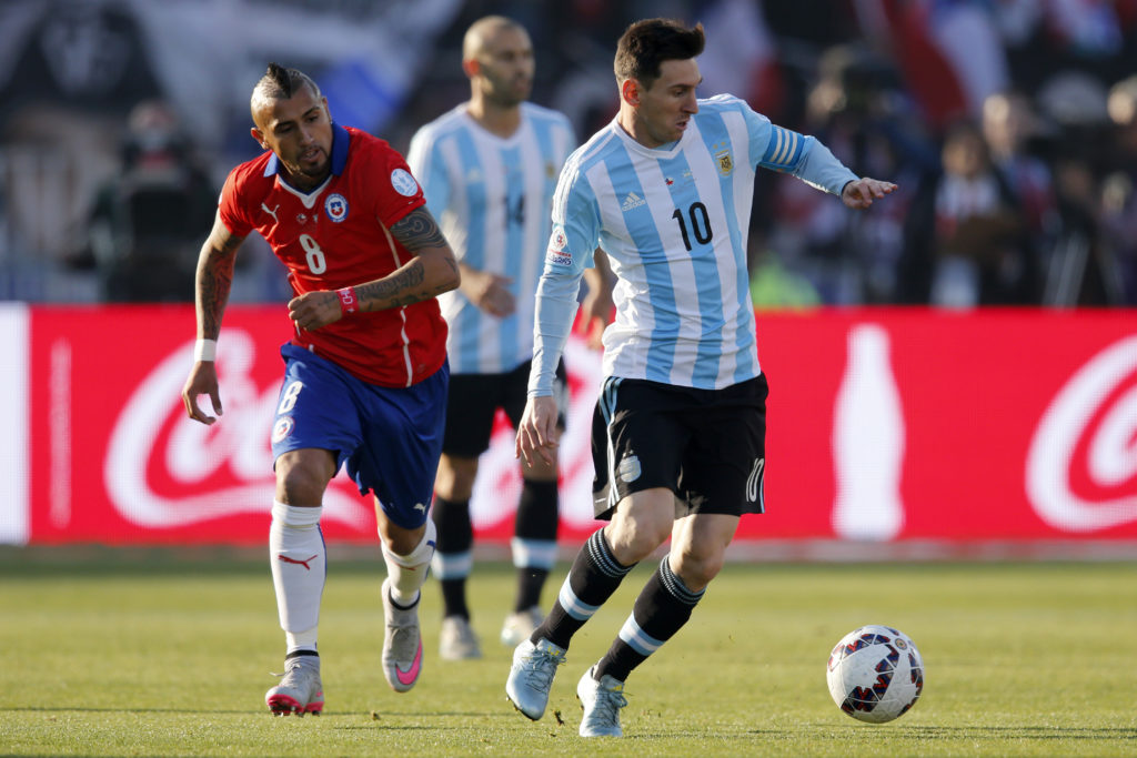 arturo vidal y messi